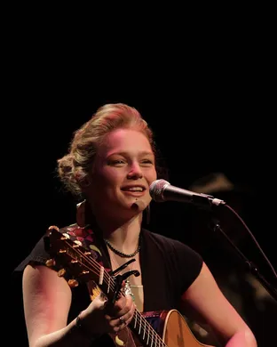 Crystal Bowersox Newport